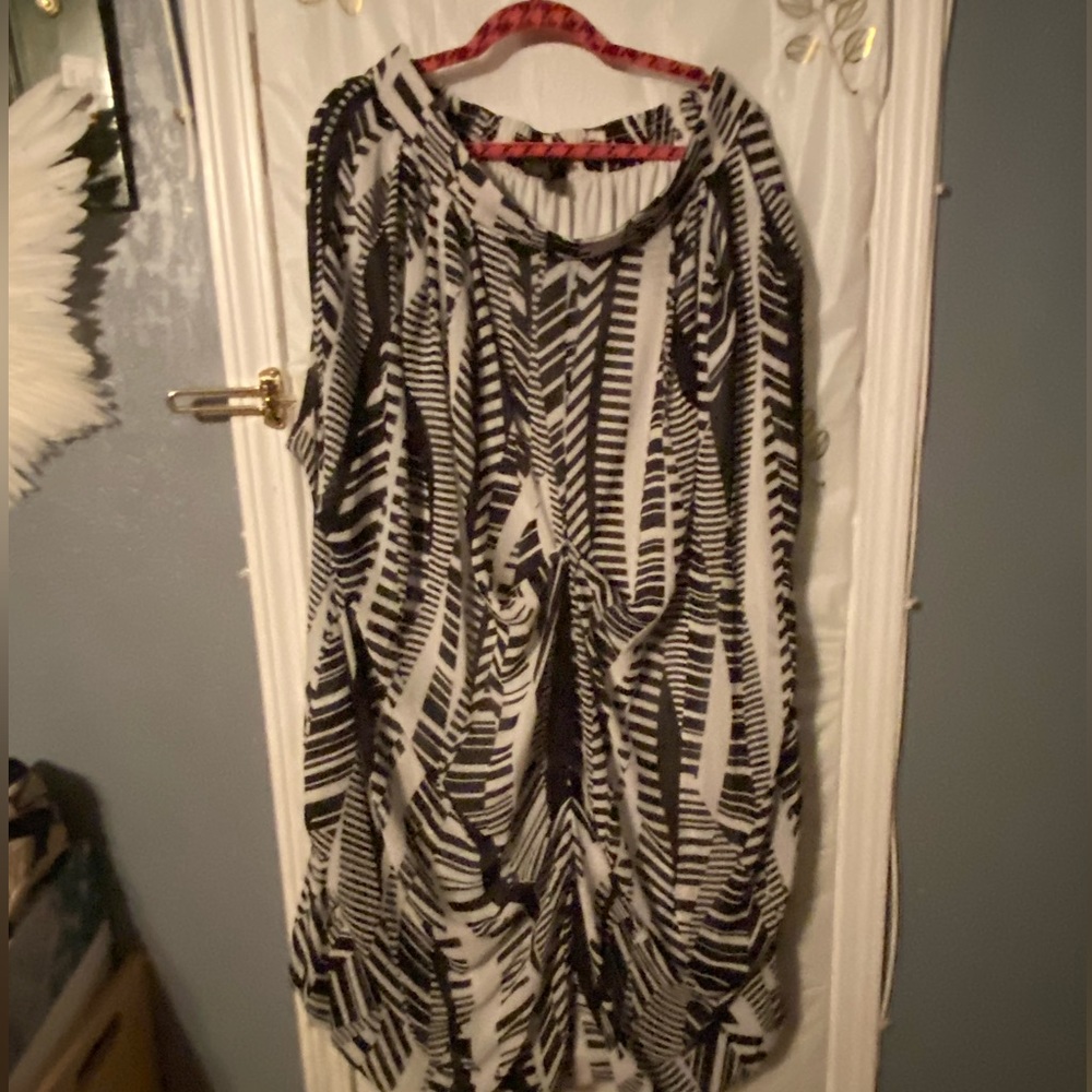 Ashley Stewart Black & White Abstract Print Skirt – Flowy & Stylish